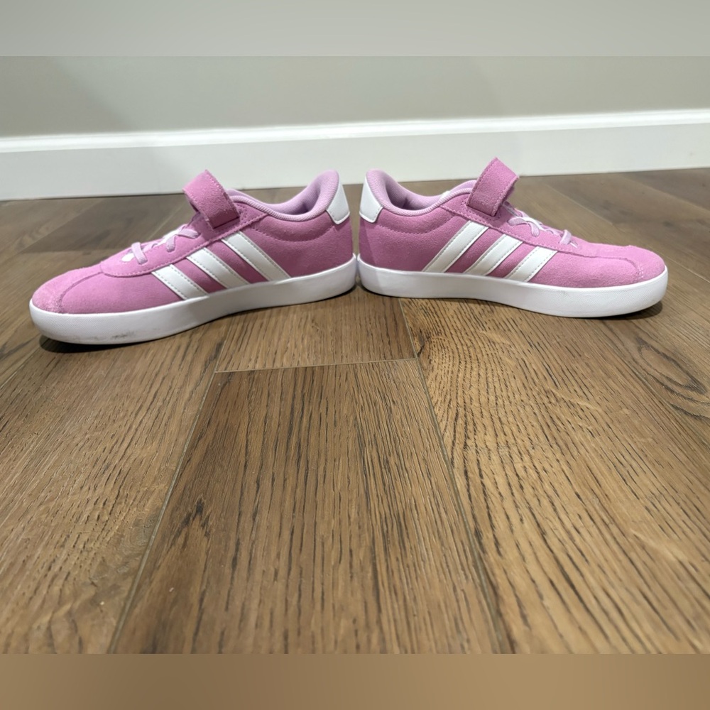 Adidas grand court size 3 little girls